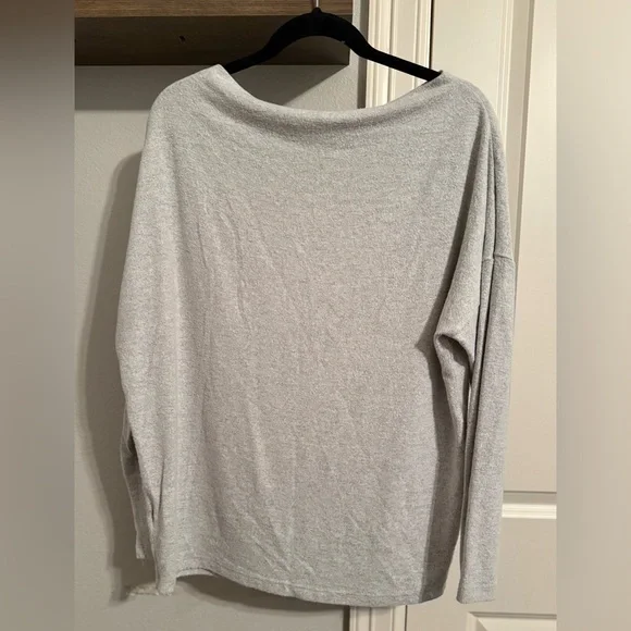 Evereve Gray Crew Neck Sweater - Picture 1 of 3